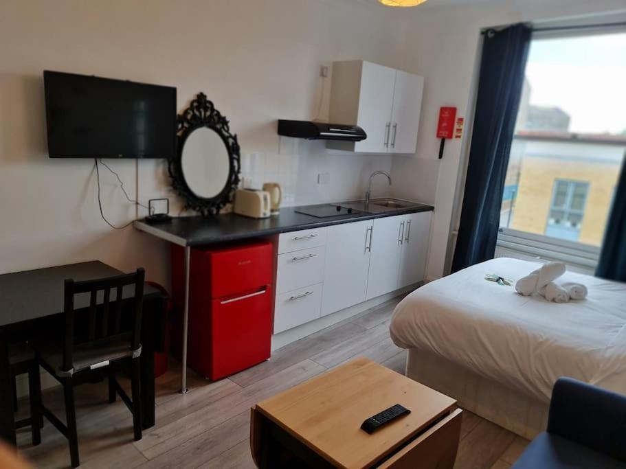 Chic & Modern Studio In Caledonian Rd Лондон Экстерьер фото
